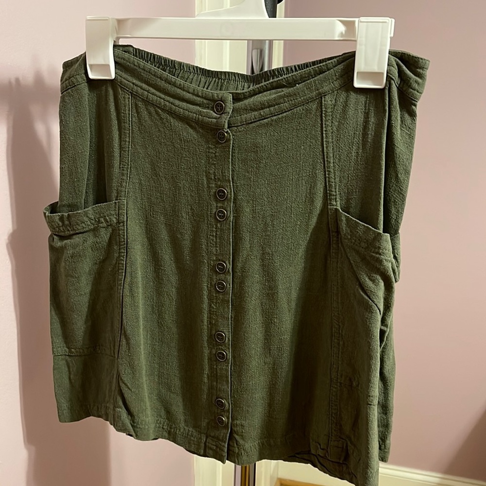 Universal thread linen skirt. Medium